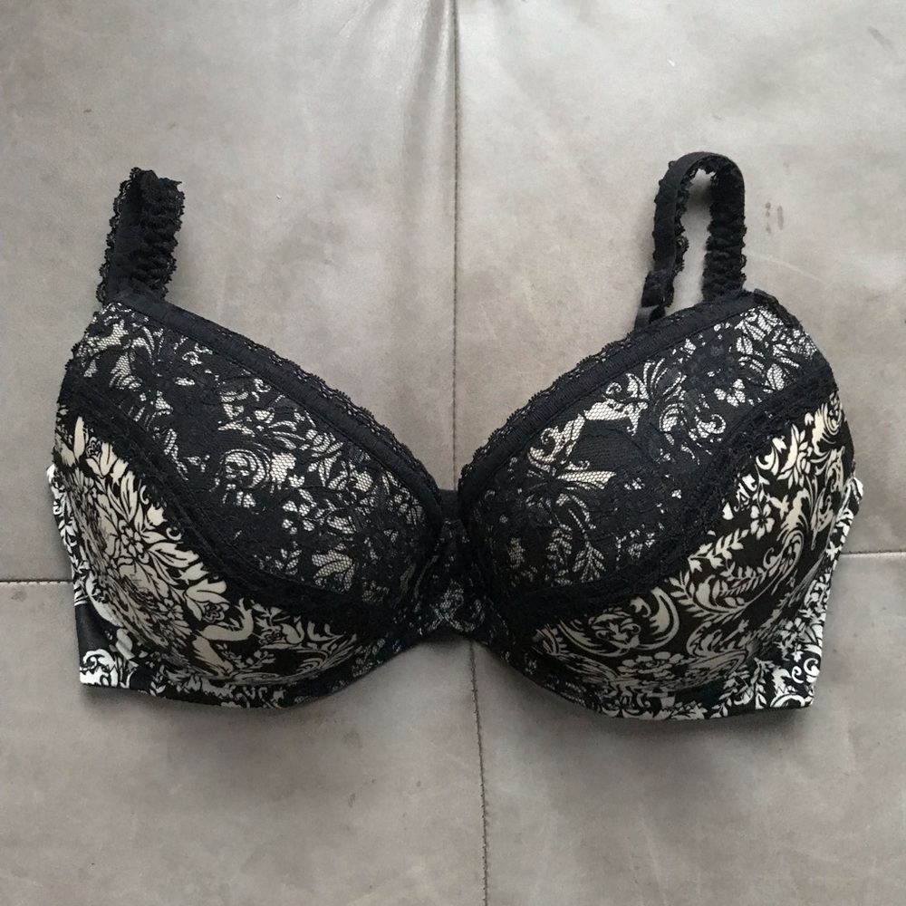 Kardashian Kollection Lace and Mesh Bra